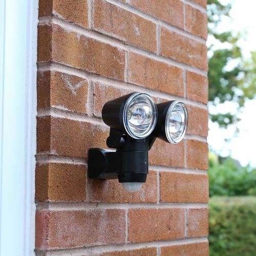 Battery LED PIR Motion Sensor Security Wall Light | Outdoor Garden Adjustable — image 6