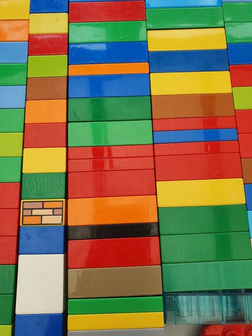 Lego duplo bundle 1kg +2 Figures , 1Car +random bricks !! Read Description!!! — image 3