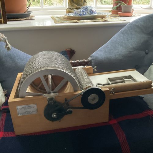 David Barnett Vintage wood Drum Carder Hand Crank wool fibre processing machine  — image 1