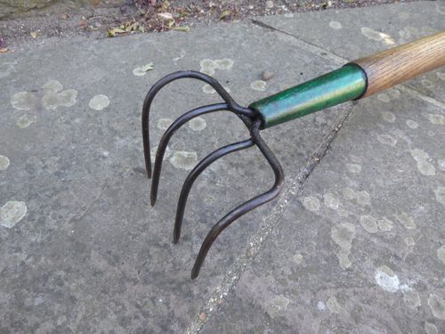 Vintage Drag Fork 4 Prong Manure Straw Hay fork . Farm chrome tool. — image 3