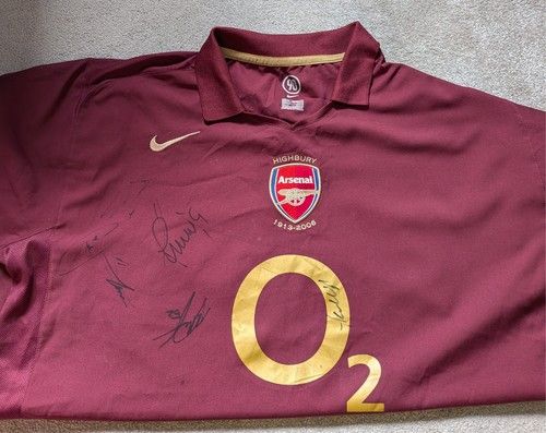 arsenal 05 06 highbury shirt signed. Nike Redcurrant