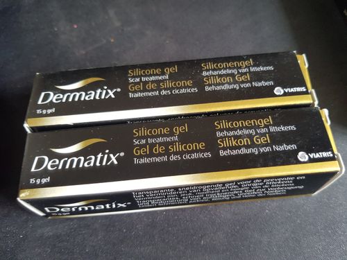 2 x 15g  = 30g DERMATIX SILICONE GEL SKIN SCAR REDUCER BLEMISH RED STRETCH MARKS — image 1