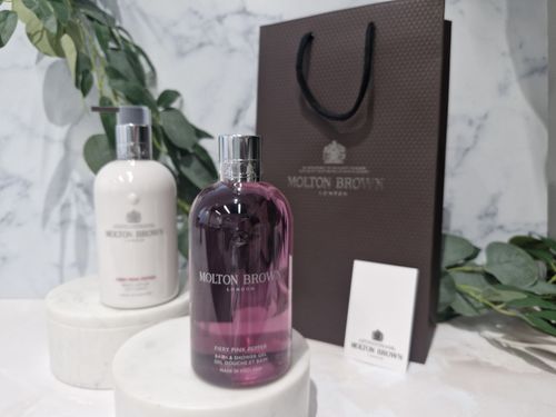 Molton Brown Gift Set: Fiery Pink Pepper 300ml Shower Gel & Body Lotion — image 1