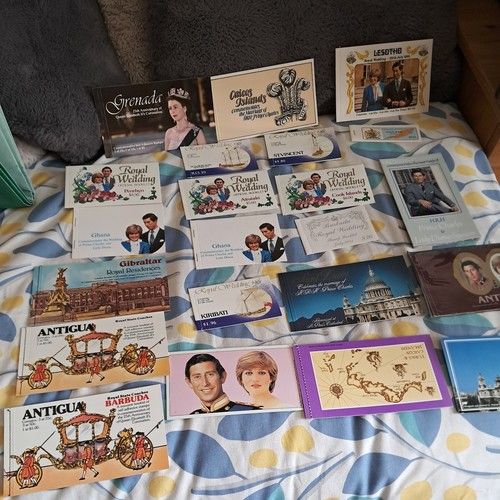 Job lot Royalty  stamp booklets COMMEMORATIVE STAMP COVERS FROM 1998 & 1999