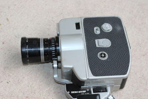 Cinemax 85E Auto Zoom Vintage Movie Camera  untested but motor runs — image 10
