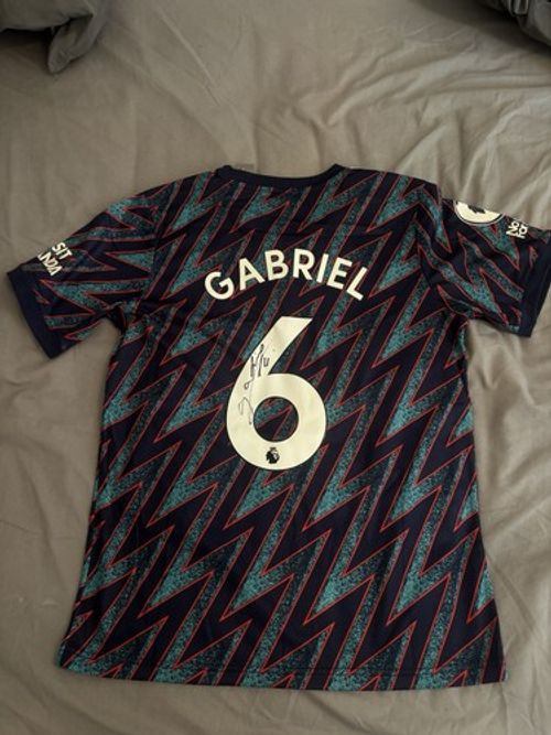 Gabriel Magalhaes Signed 21/22 Third Shirt. With Proof Meeting Player  Arsenal