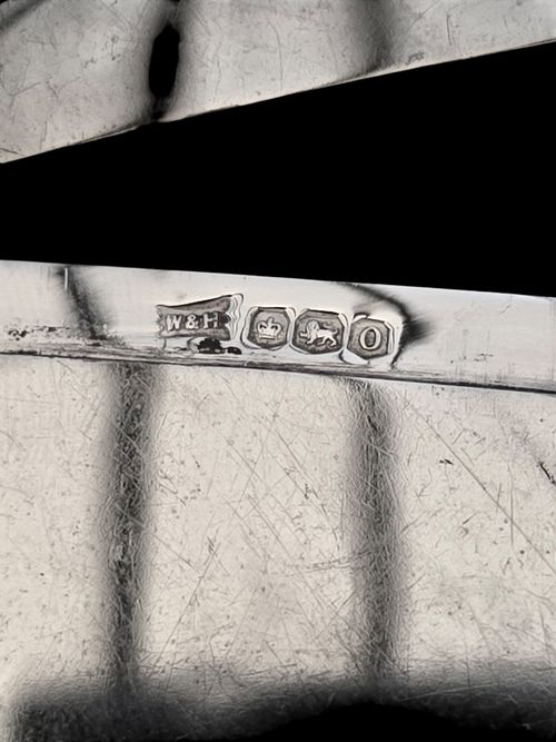 Sterling Silver Calling Card case by Walker & Hall 1931 Sheffield — image 4