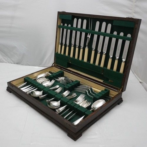 Harrods London Cutlery Set RATTAIL Pattern Silver Service 48 Piece Canteen