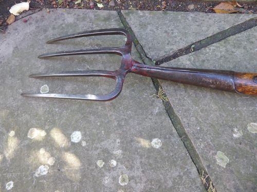 Vintage ELWELL Ladies fork, small Garden Fork Border Garden Digging Old Tool — image 8