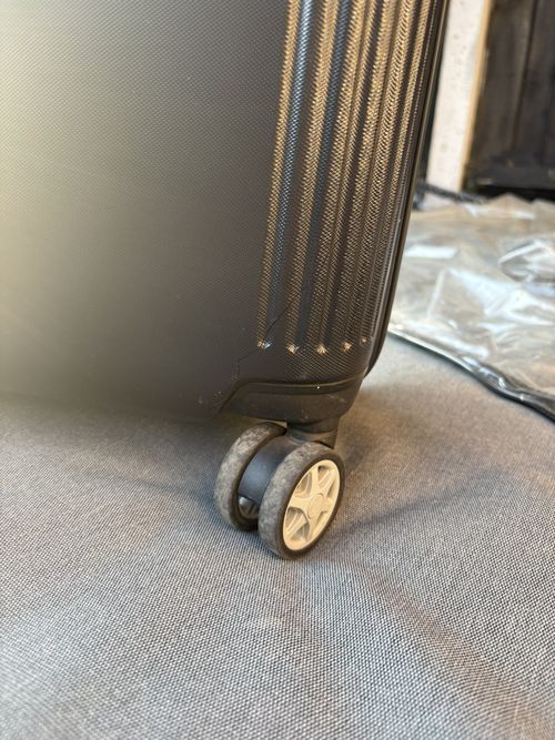 Hard Samsonite Roller Spinner Suitcase Black with Built in TSA Lock & 4 wheels — image 3