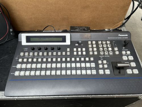 Panasonic AV-HS450 MULTI-FORMAT LIVE SWITCHER NO CHARGER NO CABLES — image 2