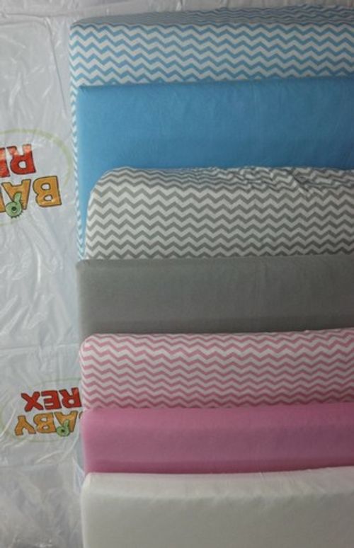 2 x Crib Fitted Sheets to fit   Joie kubbie Travel Cot- 100% Cotton 