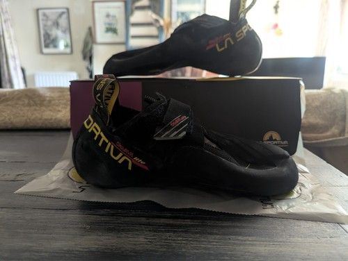 La Sportive Skwama Lite size 9 climbing shoes black only worn once new with box