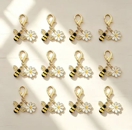Bee & Daisy Charm Keyring Gold Tone Cute Floral Bumblebee Keychain Gift — image 2
