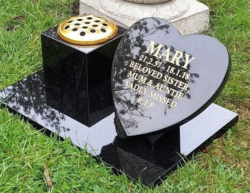Memorial Stone Gravestone Granite Cemetery Headstone Flat Heart Grave Plaque — image 1