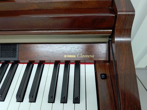 Yamaha Clavinova CLP-950 digital piano in mahogany stock #26383 — image 8