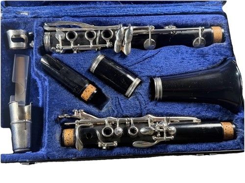 Boosey & Hawkes Bb Clarinet Wooden Student Model with Case Woodwind Instrument