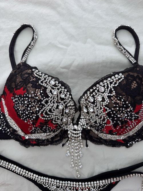Rhinestone Vicky Ross bikini set with free Vinyl Dolls Harley Quinn costume set  — image 4