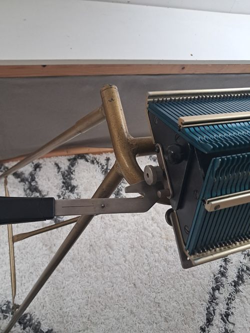 Orion Model 2 Vintahe Knitting Machine Swiss Made Untested — image 7