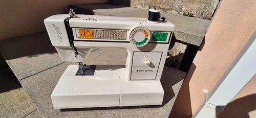 Toyota 2260 Sewing Machine EC1 Series – Tested & Working Vintage Multi-Stitch