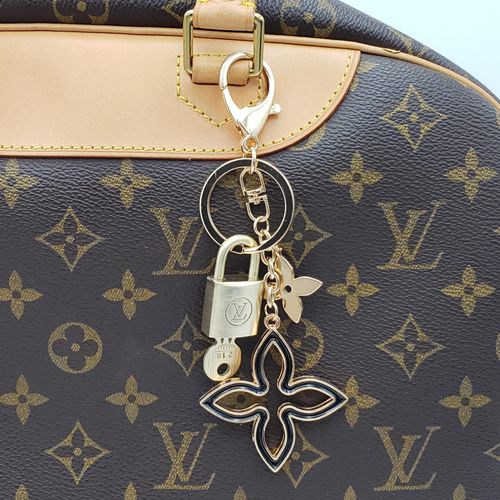 Authentic Louis Vuitton Lock & Key with Unbranded Clover Charm, Keychain — image 4