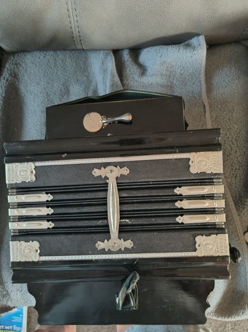 Professional Chromatic Small Button Accordion 29 Buttons 17 Bass 12 Treble Black — image 2