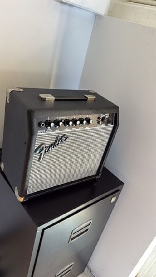 Fender Frontman 5G 5W Solid State 2-Channel Combo Practice Amp for Guitar