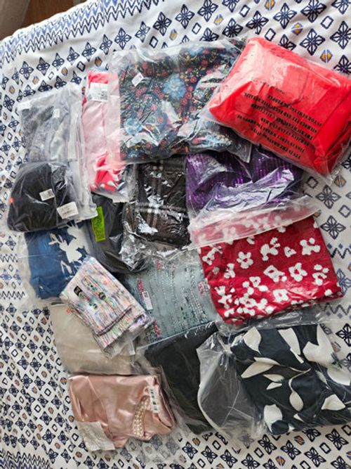 Mixed Clothing Wholesale Job Lot Bundle – Assorted Garments 18 Pcs