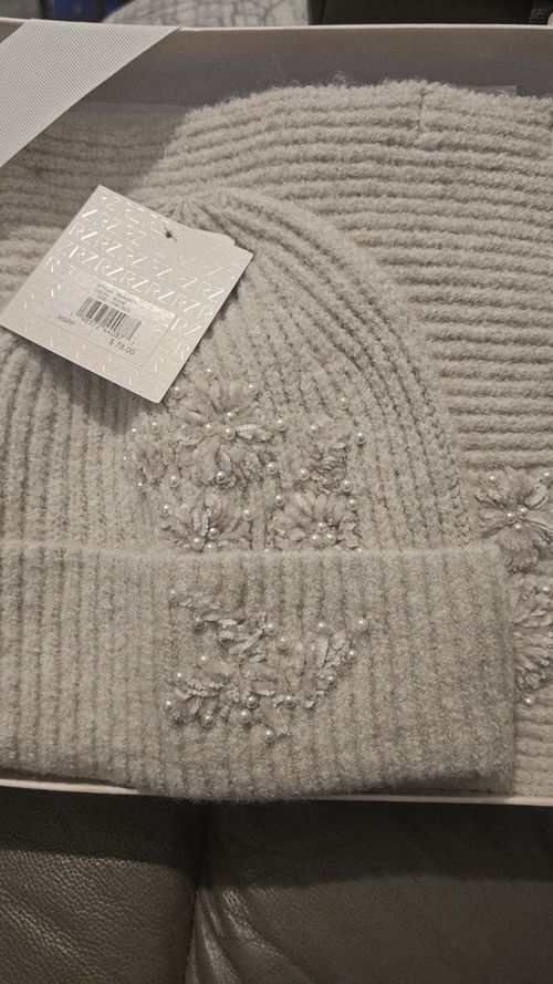 Rachel Zoe 2pc Women's Grey Knit Hat & Scarf Set Floral Beaded One Size — image 4