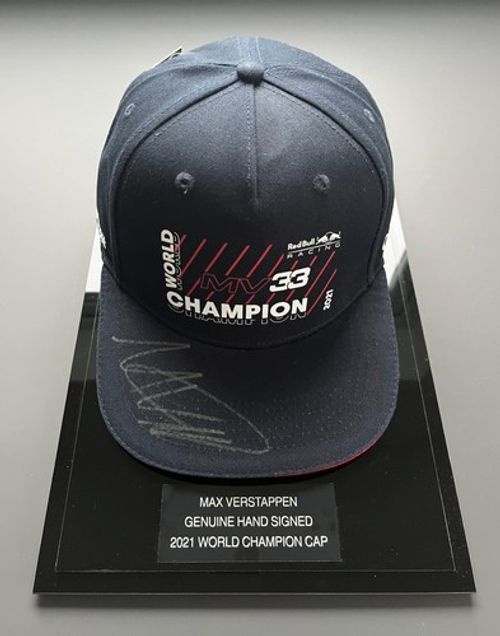 MAX VERSTAPPEN GENUINE HAND SIGNED RED BULL CAP  2021 WORLD CHAMPION DISPLAY COA