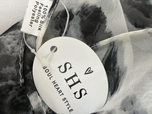 Silk Feel Grey Black Leopard Print Scarf Animal Print SHS New With Tags — image 4
