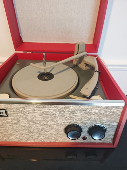  Danette Senator Record Player  1960s Vintage Retro Nice Condition  — image 5