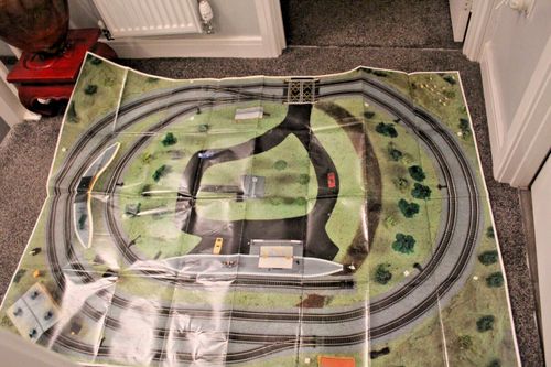 Hornby train stuff H0 large train paper layout 4ft x4ft ?+3 train papers — image 2
