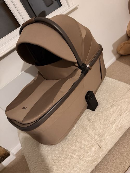 Silver Cross Cove Carrycot/Pram Carrycot Bassinet (Maple) — image 2