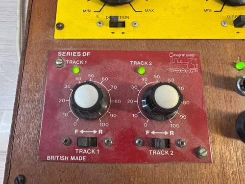 Custom Gaugemaster Series DF Twin Track Controller Power Unit Orbit Supertroller — image 2