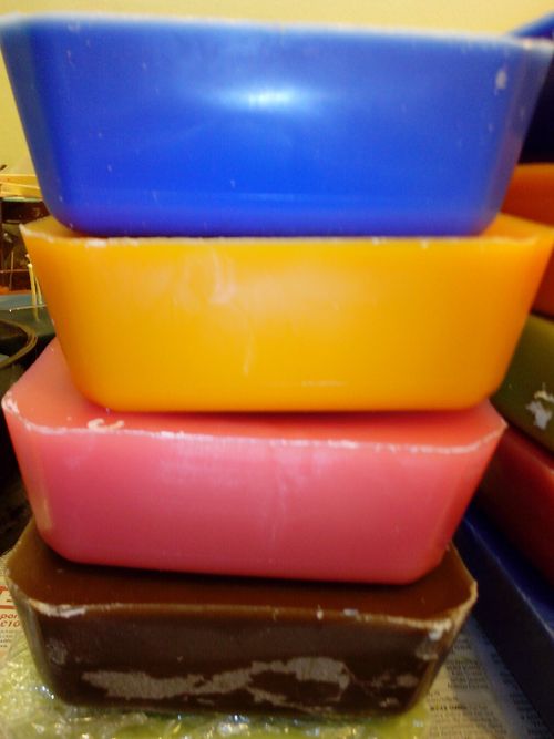 Scrap Candle Wax. 8 KG... DARK Colours and most lightly scented — image 7