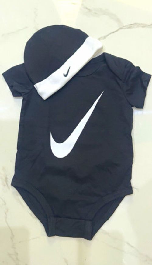 Nike 6-9M Cotton Babygrow Bodysuit & Hat Set Black/White Logo Snap