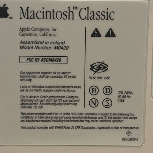 1990 Apple Macintosh  Classic - Vintage Compact Mac  - Spares/Repairs — image 2