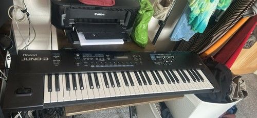 Roland Juno D Synthesiser Very Good