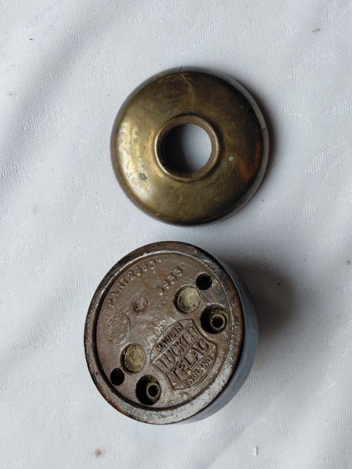 Old Vintage Round Brass & Ceramic Light Switch Toggle (Split In The Brass Spares — image 9