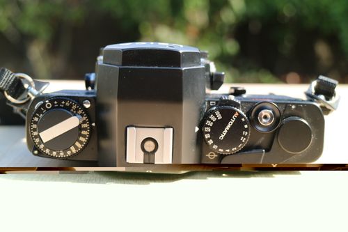 Leica R3 Electronic Black 35mm SLR Film Camera Body w/ Box, Strap, Manuals — image 10