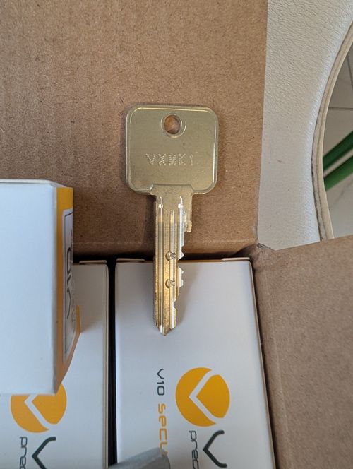 MASTER KEYED EURO CYLINDER & TURN X 13 — image 2