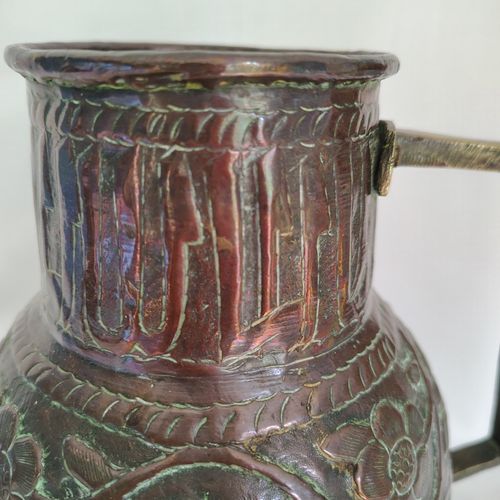 Antique Islamic Arabic hand hammered copper pitcher jug 9.5' Middle eastern — image 8