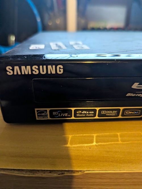 Samsung BD-P1580 Blu-ray DVD Player 1080p BD-Live DVD  Black — image 1