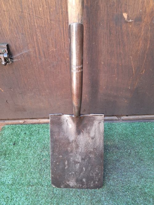 Vintage Elwell Garden Spade Garden Border Spade Tool Wooden Y Handle. (#403) — image 9