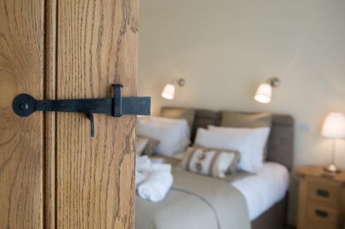 Bead & Butt - Solid Oak Internal Ledged Door - Cottage Door by Heritage — image 2