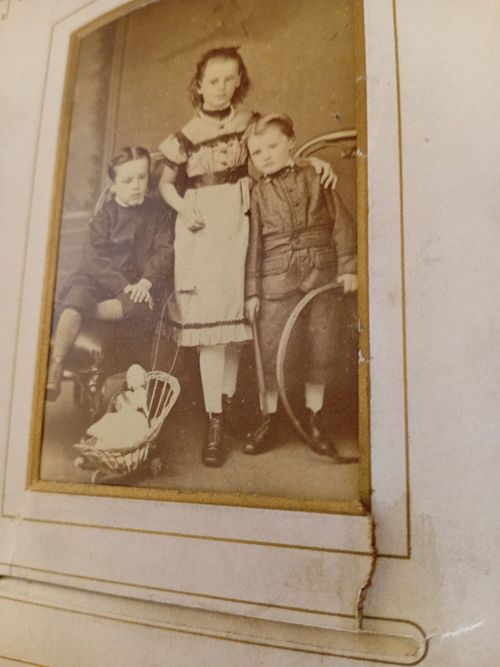Antique Victorian Leather Photo Album 36 Cabinet Cards CdV D.R.P. ANGEM — image 20