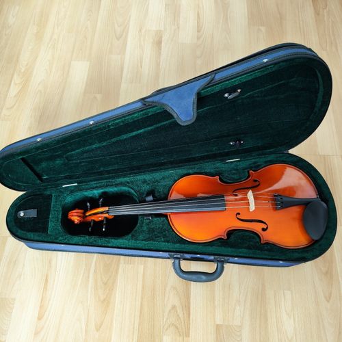 Beautiful viola viola Sonora with bow — image 7