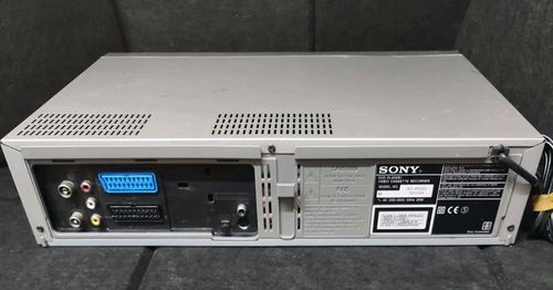 Sony SLV-D950 Dolby Digital DVD Player / Video Cassette Recorder Main Unit — image 9