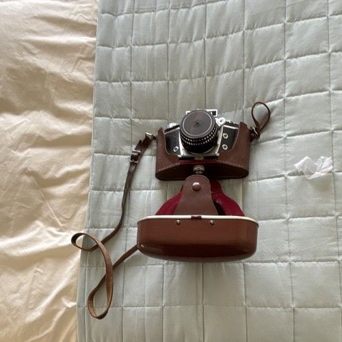 Exakta Varex IIb Silver Vintage SLR Film Camera with Leather Case & Strap